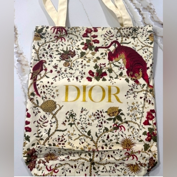 Tiger Tote...New In Plastic! Great Gift! Fill It For An Amazing Holiday Gift!! - Picture 1 of 7